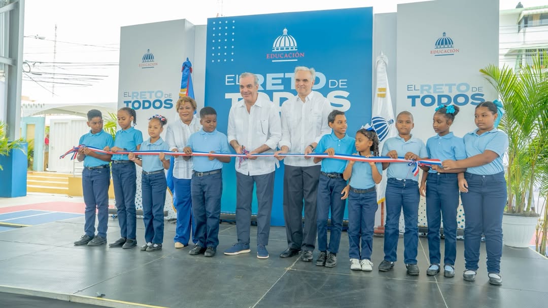 Inauguración de la nueva cancha techada del Centro Educativo Elvira de Mendoza